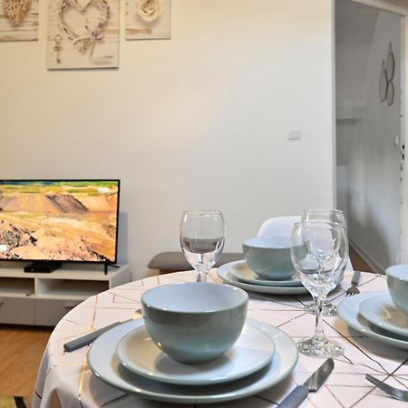 T2 Cosy Et Lumineux - Proche Centre Et Commodites Saint-Quentin  Exteriér fotografie